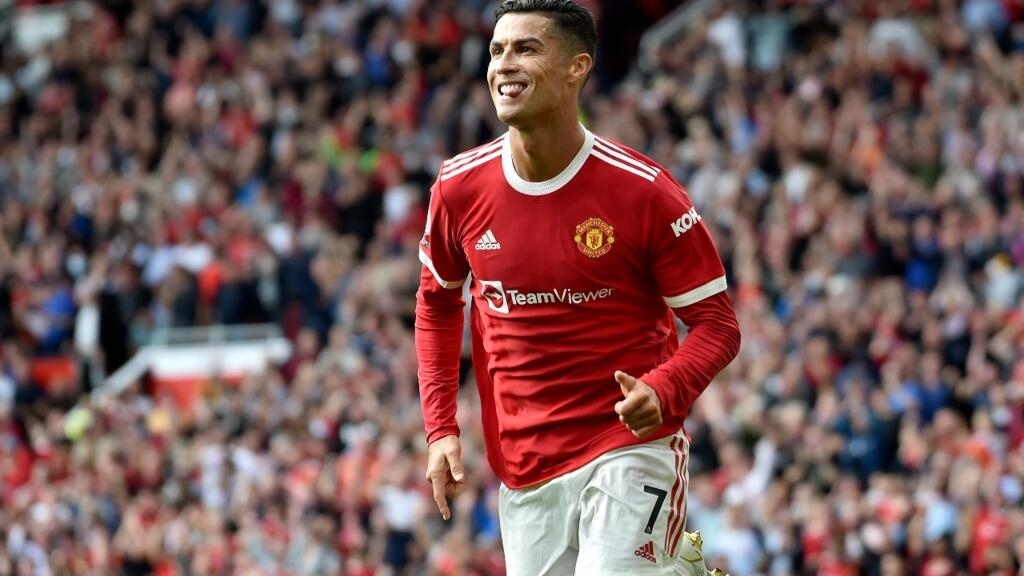 Manchester United announces that Portuguese star Ronaldo is leaving the club "by mutual agreement and with immediate effect"